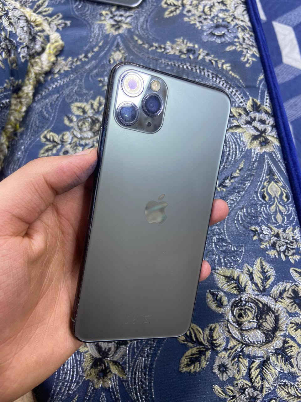 السلام عليكم ايفون 11 برو ماكس 
ذاكرة 256 مبدل شاشة أصلية كلة شغال عدا فيس ايدي 
كلة شغال وشرط الفحص جهاز شرق أوسط AH/A 
مكاني : بغداد حي اور بالقرب من سيكال 
رقمي : *********** متواجد اتصال واتساب فقط 
السعر : 260 وبي مجال
