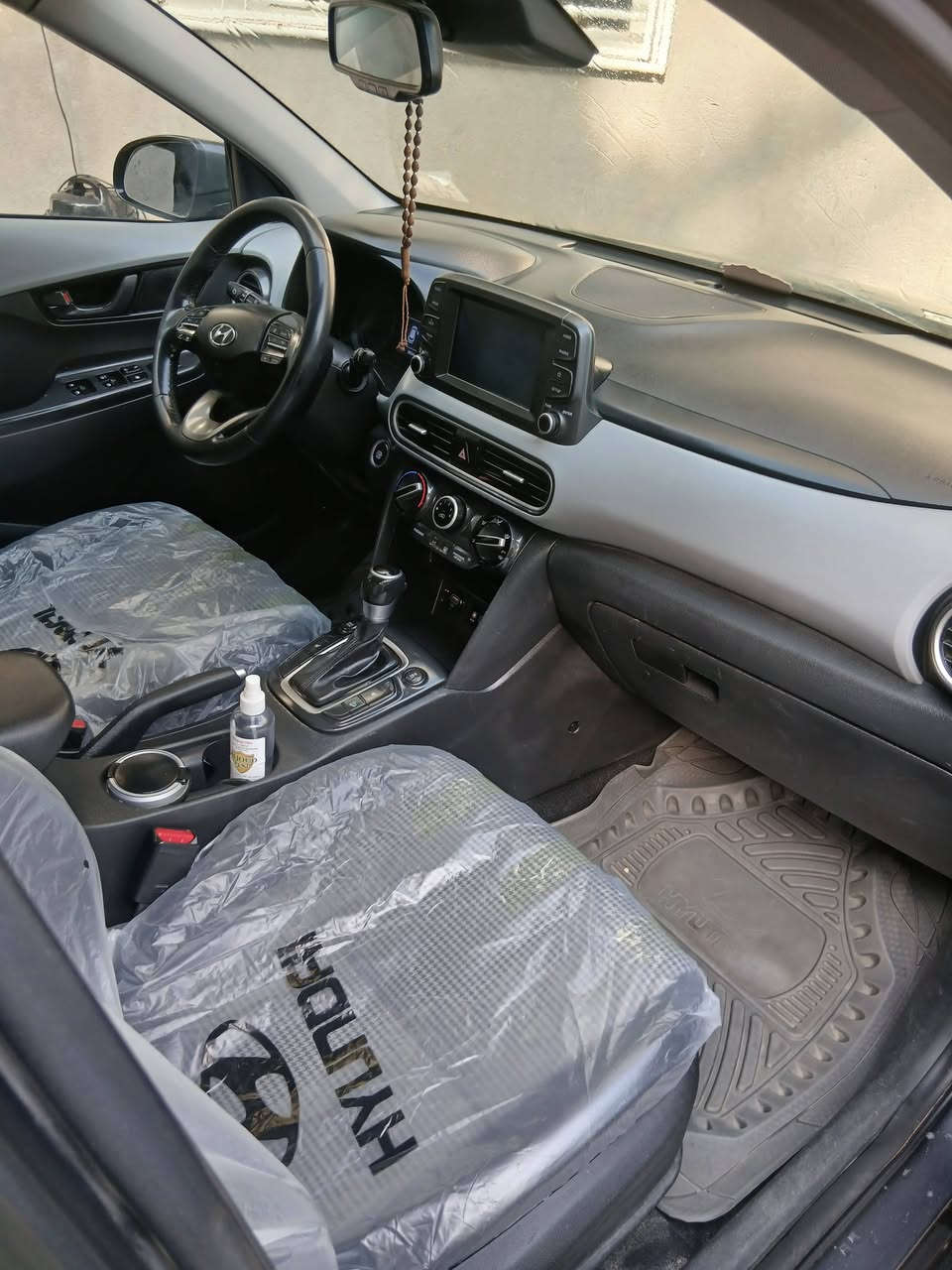 اللهم صل على محمد وآل محمد
هونداي كونا ٢٠١٩ وارد أمريكي 
فول موصفات اشاير تحكم 
رادارات أمامي خلفي 
توقف ذاتي 
سياقة آلية 
فتحه 
تدفئة بالكشنات 
حادثها بالبنيد سطحي مبدل نفس اللون فقط 
الباقي مكفول 
الرقم بابل مكان السيارة بابل حلة 
السعر ١٣٣ 
للاستفسار ***********
