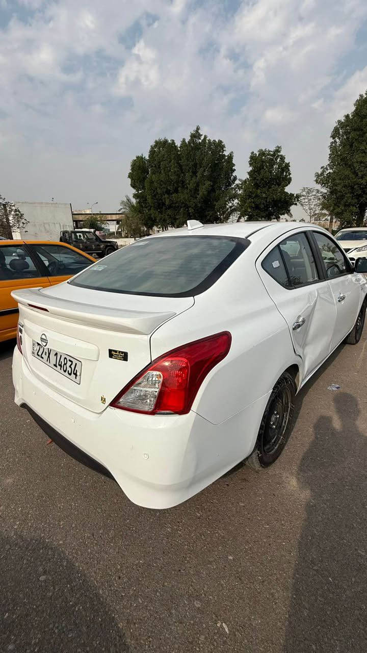 نيسان هندي ماشيه 27 الف كيلو متر بيها خسفه بالباب كما موضح بالصور وبيها المدكر الخلفي جهة السايق بي دحجه السعر 125   *********** البصرة, العراق
