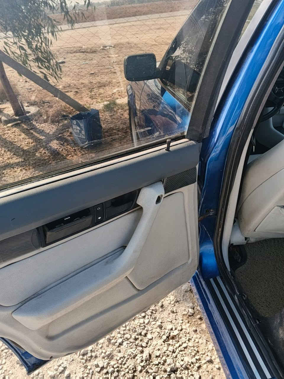 السلام عليكم للبيع525مسكر موديل 1991 سياره جاهزة من كلشي السياره حلوه مصبوغه جديد جماليه  السعر 55وبيها مجال بسيط مكاني بابل القاسم.***********
