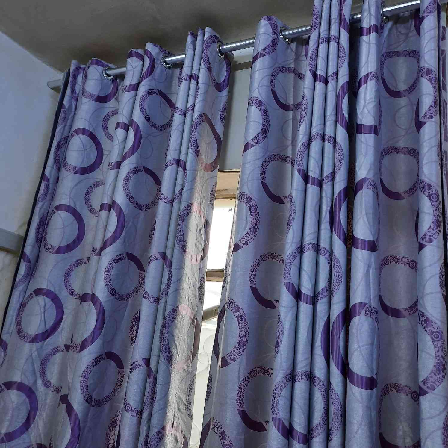 السلام عليكم اغراض نضيفه جدا للبيع العنوان بغداد علي الصالح مقابل الطوبجي ***********
