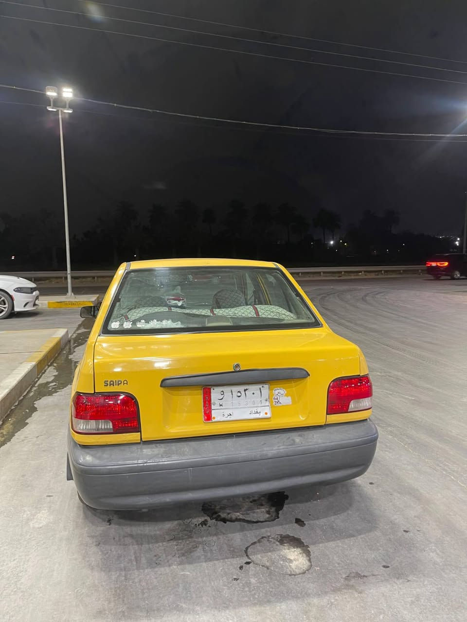 سايبا ٢٠١٥ 
السيارة موجود راعيها بس ماكو تحويل يومية مطلعلي سالفة تعبني لا يطلب عليها فلوس ولا أي شي بس يكول موحدة ضايعة ويريد يطلع وحدة جديدة
رقمي ***********
ابيعها وأنت و راعيها شوكت ما يحولك ما لي دخل 
المهم السيارة رايدها ٢٣ ورقة 
مكاني شعب 
مكان راعي السيارة البلديات
السيارة شغالة ونظيفة بيها طخة بالجاملغ الامامي والباب شي بسيط 
كل شيء واضح بالصور 
الشراي يخابر و بالخدمة 
السعر ٢٣ بيها مجال 
***********
