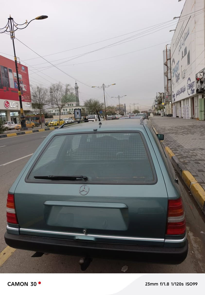 يالله
السعر 85$
سلام عليكم 
مارسيدس دب🐻‍❄️ستيشن 
مصبوغه عام 
رقم اجنبي 
هزه جديده 
مكينه وكير تيوتا ملكه 
صدر امامي وخلفي حديد 
طخم تايرات حديد 
باتري جديد 
وايرمنيه كلها شغاله 
سياره شرط من دعاميه الى دعاميه شرط 
ماتصرف عليها نار
عنوان السياره موصل حي البكر مقابل نادي نينوى
الاستفسار 
***********
***********
