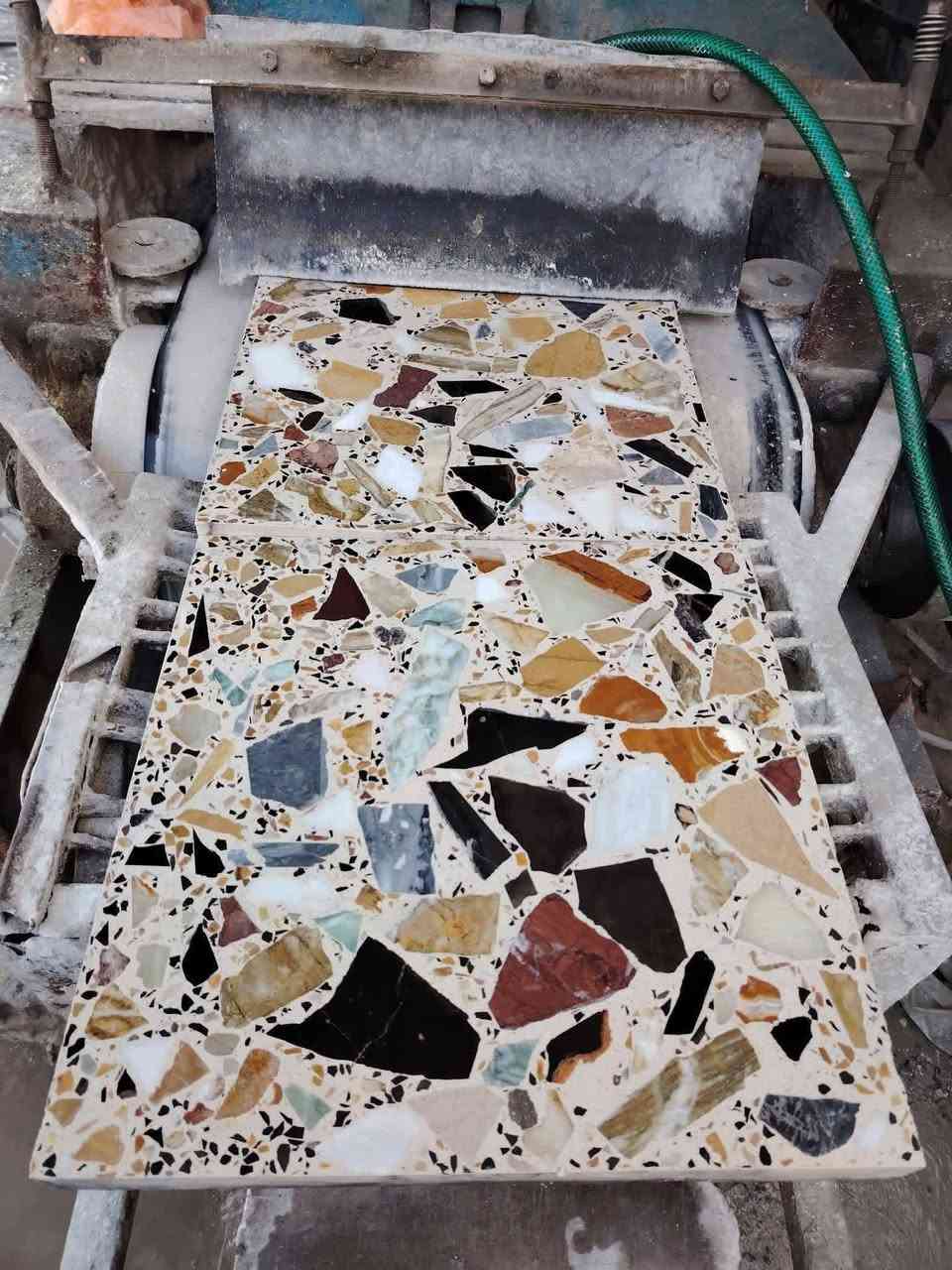 يالله
معمل كاشي جبل 
     •••••••••••••
   
   ( تجهز نواع كاشي داخل مختبر)
(يتوفر لدينا جميع قياسات كاشي )
—٤٠×٤٠×٣٠×٣٠،×٢٥×٢٥
٢••••••••••••••••••••••
  
بأجود الانواع وبأسعار مناسبه 
سعر لمتر لواحد واصل ٧،٥٠٠ الف كاشي 
 عراقي لموازيك 
٤••••••••••••••••••••
سعر لمتر لواحد واصل ١١،٥٠٠  مطعم بلمرمر 
كاشي  
٥••••••••••••••••••••••
يوجد شتاكر سطوح
سعر  قطعه٣٠٠٠ واصل البيت
٦•••••••••••••••••••••
     《  مقرنص》
يوجد لدينا تجهز نواع مقرنص سعر لمتر لواحد واصل ١٠لف لبيت 
٧•••••••••••••••••••••
     {  فرمستوان }
   يوجد لدينا وبلوك فرمستوان ،سعر قطعه ٢٠٠٠ واصل لبيت
ب🧱🧱💯💯
٨•••••••••••••••••••••
  {   كاشي سليمانيه }
يوجد لدينا كاشي سليمانيه سعر لمتر لواحد ١٠لف حسب،طلب
يوجد لدينا توصيل كافه المناطق🚜
٩•••••••••••••••••••••
    ( حجر حدائق )
يوجد لدينه تجهز نواع مقرنص حدائق 
وحجر حدائق 
ورصيف شارع 
سواقي مجاري 
مستعدون لتجهيز الكميات الكبيره
١٠••••••••••••••••••••
    (  ازاره سراميك )
يوجد لدينا تجهز نواع بورسلين وزارةسعر☆١٠٠٠
متر واحد •سراميك يوجد لدينا تجهز نواع لمرمر يراني وبايه بورسلين 
وبايه مرمر يراني 

بحسب طلب
١١••••••••••••••••••••
الموقع. بغداد  الحي الصناعي كماليه 

***********بدارة بوكاظم  يوجد  واستاب 
📱***********📱
💲💲💲💲💲💲
