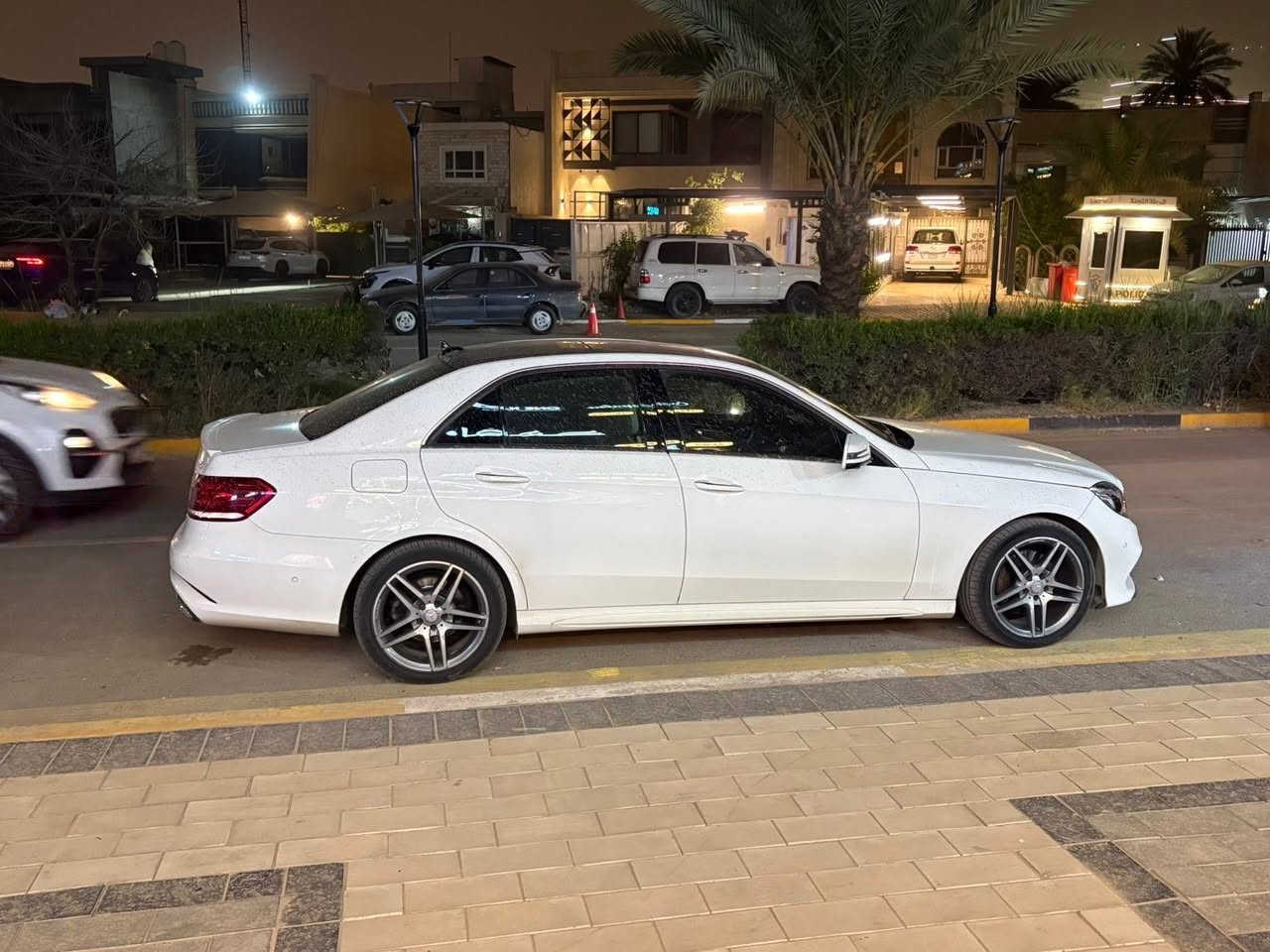 E300 خليجي 2014
ماشية 197 كيلو 
6 سلندر 

السيارة جديدة ترايهة يخبل 

بيهة باب خلفي صبغ اثر شخط

للاستفسار اكثر 

*********** واتساب
