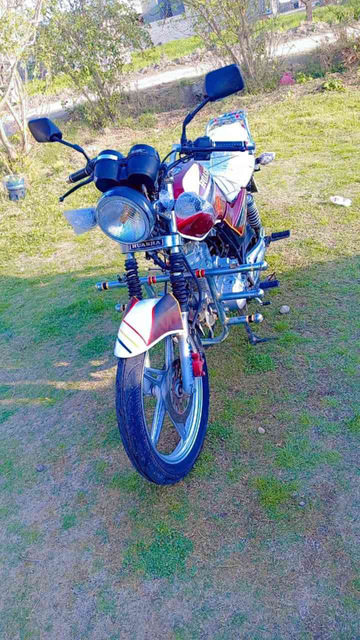 سلام عليكم دراجه هيوشه لبيع موديل 2017مكينه ما مفتوحه دراجه أحله من الصور تخم تأير كهرباء يأت كلهه شقاله ما بيهه اي نقص دراجه مال جناي سعر 500وبيهه مجال قليل رجائن المو شراي لا يتعبنه ويتعب روحه رقم***********
