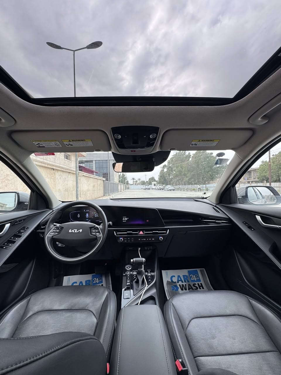 للبيع كيا نيرو أعلى فئة  هايبرد SX Prestige
الموديل:-2024
العداد:- 28.000Mil
حادث السيارة:- مكفولة من صبغ والتبديل حادثها دعاميه فقط ومبدله 
صور الحادث مرفقه
المواصفات:- 
بصمة+بصمه اضافيه +كارت 💳
فتحة سلايت 
رادار ( امامي - جانبي - خلفي )
قيادة ذاتية + تحديد مسار
المقاعد الامامية ( كهربائية + تدفئة + تبريد )
-داج كام بلادي 
-انارة داخلية متغير 
-شحن لاسلكي
-أوتو هولد
-جنطه كهرباء 
-لد نهاري LED
-اوتو بارك 🅿️
رقم بغداد بأسمي

السعر ١٥٨

موقع السيارة بغداد 
***********
