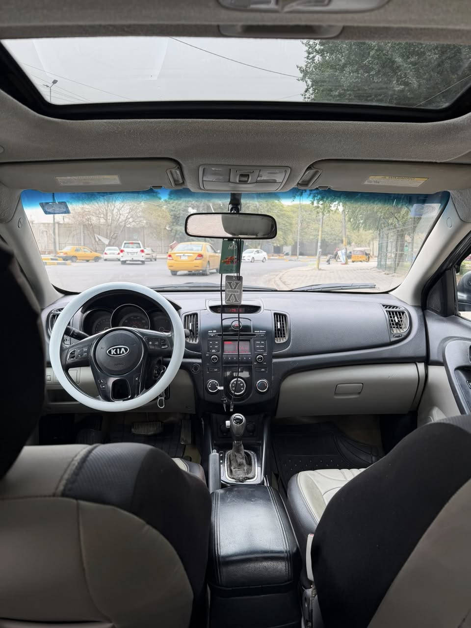 سلام عليكم 
كيا فورتي 2011 رقم انبار نكليزي بسمي هزه جديده سنويه جديده تحويل مباشر 
مواصفات فتحه سلايت تحكم ستيرن جهتين اشاير بلمري تخم تاير 5 ويل كب 
مكينه 2000 دوش كير تبريد حداديه كله نضيف مال جناي 
بيه بيه مكانات صبغ ابيع حزام هيه مابيه حزام بس ابيع حزام افضل 
مكاني بغداد الكاظميه سعر 68 وبيه مجال بصيط حك جيه 
هـ*********** اتصال فقط ماجاوب خاص
