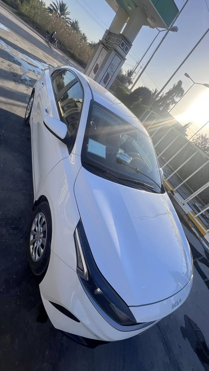 مكلف بالنشر 
سيارتو ٢٠٢٢
ماشيه ١٢٨
قطعتين تبريد 
فول تحكم ستيرن 
حساس خلفي 
داخل لونين 
تخم تاير 
كفاله عامه عده شبر صبغ بخشم الجاملق ورصعات موضحه 
السعر160
***********
