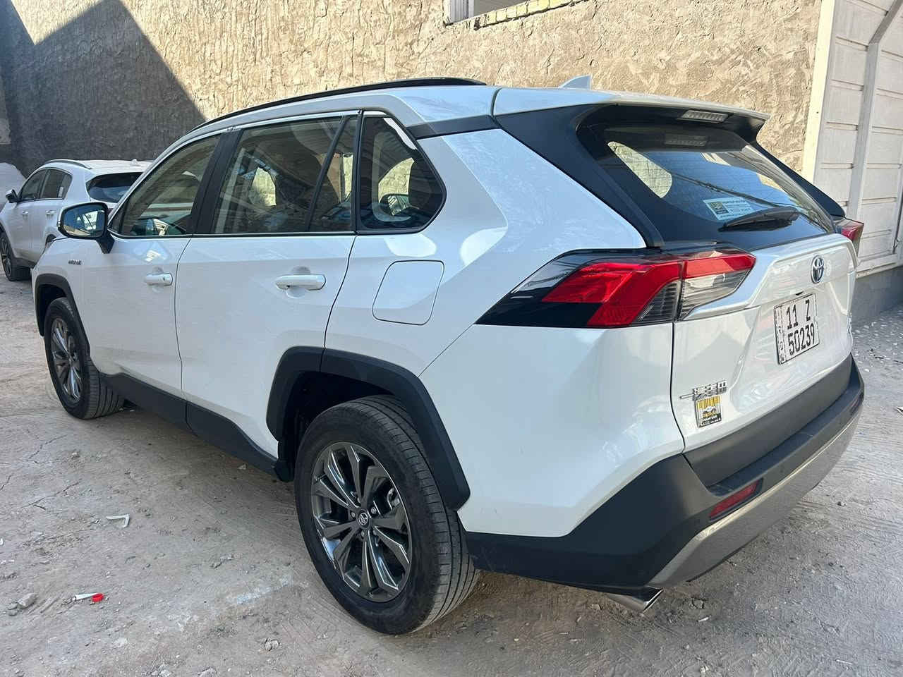 تويوتا RAV4 هايبرد 2024
⚙️ حجم المحرك 4CYLINDER 2.5L 
⚙️ مرتبط بناقل حركة أوتوماتيك
🔑 مفتاح التشغيل بصمة 
🚘 بانوراما
‼️ اريل نفكيتر 
📍حساسات أمامية 
📍حساسات خلفية 
🚘 رادار
💡لايت زينون + LED 
🔦 كشافات 
🔦️ بك لايت LED 
🛞 حجم الاطار 225/60R18
🛞 ويل كب 18
🛞 4 دسك
🛞 حساسات ضغط الاطارات 
✨️ اشارة في المرايا الجانبية 
✨️ المرايا قابلة للطي كهرباء
🌧 ماسحة خلفية 
🎈عدد AIR BAG 9 
🚗 هاند بريك كهرباء 
🚗 ا ABS 
🚘 دشبول شاشة  
🖥 شاشة Apple Car play 
📷 كاميرا 
🚘 4 كاميرات
🛣 مثبت السرعة
💺تتسع المقصورة ل 5 ركاب
💺المقاعد جلد
🚘 تدفئة المقاعد الأمامية 
👶 مثبت مقعد الطفل ISOFIX
❄️ تبريد شاشة مناخين منفصلين 
❄️ قطعتين تبريد  
👑 فتحة سقف
ماشية ١٥ الف كيلو متر
السعر ٣٩ مليون


**إذا كنت صاحب هذا الإعلان وتريد حذفه لأي سبب، رجاءا أرسل رسالة إلى الدعم الفني**