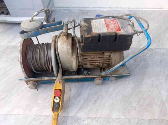 وینج ی کارەبایی بۆ فرۆشتن
بیلاد هی ئامێری بلۆکە 
بۆ زۆر شت بەکار دێت 
24مەتر سیم  
لە دەقەیەک 21مەتر بەرز ئەکاتەوە 300kg
بەکارەبای سینگل کاردەکا 8ئەمپێر کارەبای پێویستە
هەولێر

سعر: لە کۆمێنت داوای بکە ڕاستەوخۆ بۆت دێت 🤖 

بەجوانی و پاکی ماوەتەوە 

***********
