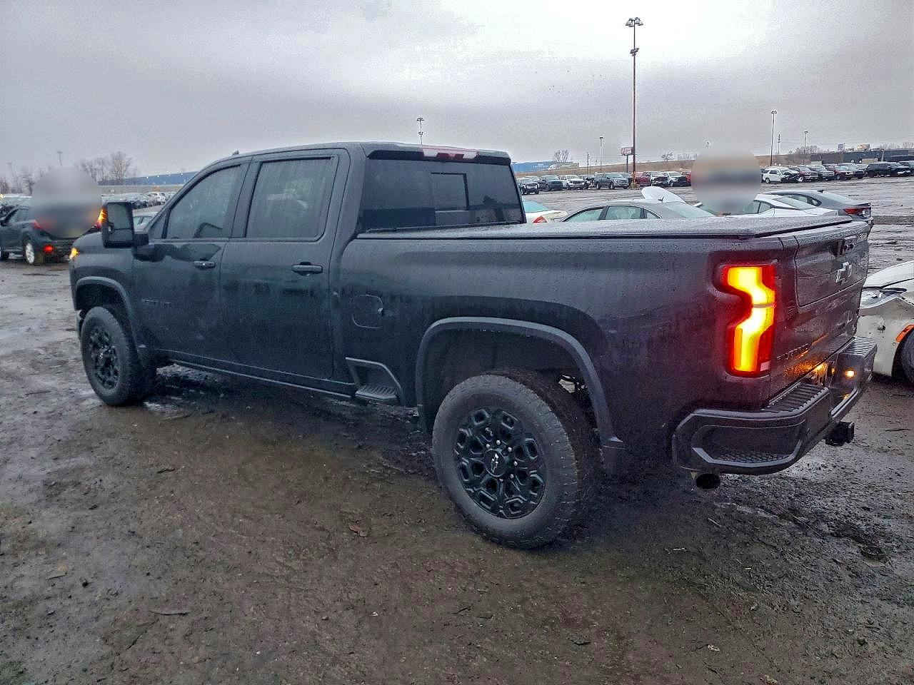 السلام عليكم
نوع السياره: 2024 CHEVROLET SILVERADO K2500 HEAVY DUTY LT

تاريخ المزاد:20/2/2026 
مده الوصول:من 70 يوم الى 90 يوم
السعر:حسب تاريخ المزايده
الضرر و المواصفات:حسب الصور المرفقه
حجم المحرك: 6 سلندر
نقل المتوفر : الأردن - جبل علي - مرسين 
للمزيد من المعلومات الحضور الساعه الرابعه مساء الى مقر الشركه الكائن في بغداد اليرموك مجاور محطه وقود اليرموك
او الاتصال على الرقم التالي
009647817770664
00962799619838
Falah Auto for American and Canadian Auctions


**إذا كنت صاحب هذا الإعلان وتريد حذفه لأي سبب، رجاءا أرسل رسالة إلى الدعم الفني**