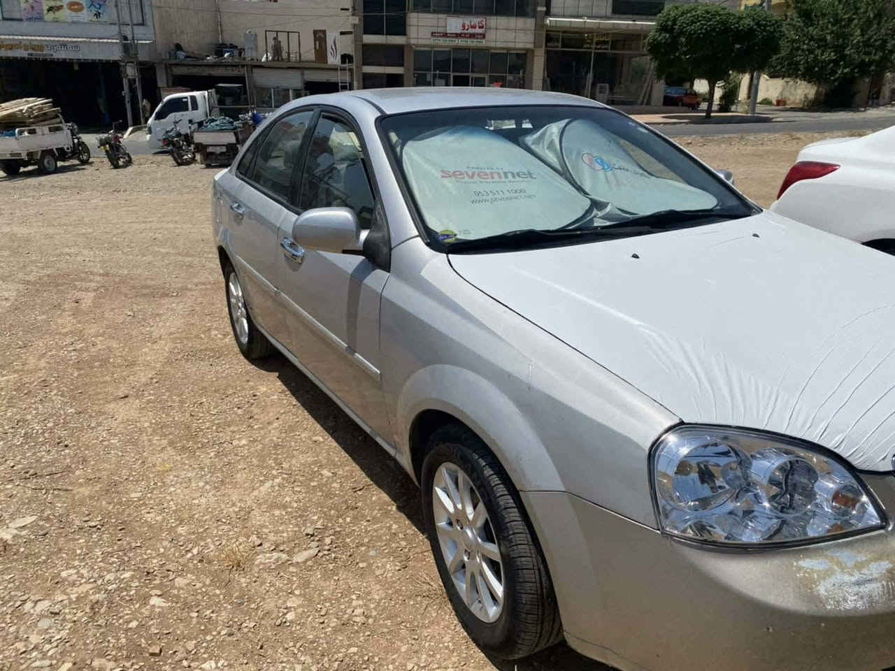 سەرەتا بەناوی خوا 
ئۆپترا ٢٠٠٦ بۆ فرۆشتن
سەیارەکە جایزەو بێ تەقەو رەقەو مەسرەفە
٦ پارچەی بۆیاخە بۆ جوانی لەسەر کاڵ بوونەوە 
سەقفوو شانی بە شەرت قەترە بۆ یاخی نییە
٤ تایەی لۆکی لە ژێرە 
رەقەمی تازە کراوەتەوە 
سەناوی تا ٢٠٣٠ تازەیە 
بە ناوی خۆمەوەیە
سەیارەکە تا خوا حەزکات جوانو ڕێکو پێکە  
(***********)
(***********)(WhatsApp)
(63گەڵاو معامەلەیکی برایانەشی تیایە)
ئەدمین♥️🌹
