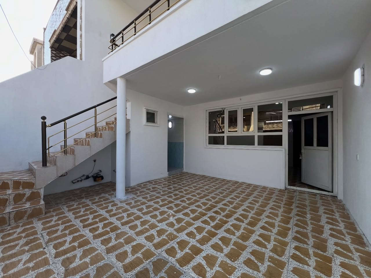 💥💥#نرخی گونجاو || #سعر رخیص 
🏦#خانووی تاپۆ   ئەوەی بیكڕی لۆ كرێش450 هەزار دەكات || بۆفرۆشتن 
🌍#شوێن || هەولێر || گەڕەکی حصاروك   ||  نزیکە لە  شەقامی كورنيش  

🧱#ڕووبەری|| 125 متر    
🗄پێک هاتوەلە|| 3  ژوور نوم و ژوري ميوان و  2 مطبخ و  2حمام  و بيتونة  
💰نـــرخ  || 
📠بۆ پەیوەندی کردن
📴فایبر واتساب***********
📴فایبر واتساب***********
ــــــــــــــــــــــــــــــــــــــــــــــــــــــــــــــــــــــ
🏦بيت  طابو صرف اتجاە قبلە طابقين ای واحد اشتري هذا بیت ایجار مالها 450 الف دینار  || للبیع
 🌍الموقع ||  اربیل|| حي خمسة حصاروك|| قریب شارع كورنيش
🧱المساحة || 125 م  

🗄یتکون بیت ||  3 غرفة نوم و استقبال و 2 مطبخ  و 2 حمام+ بيتونة و    
💰الســعر ||   
📠للاستفسار اتصلوا ........
📴فایبر واتساب ***********
📴فایبر واتساب***********
