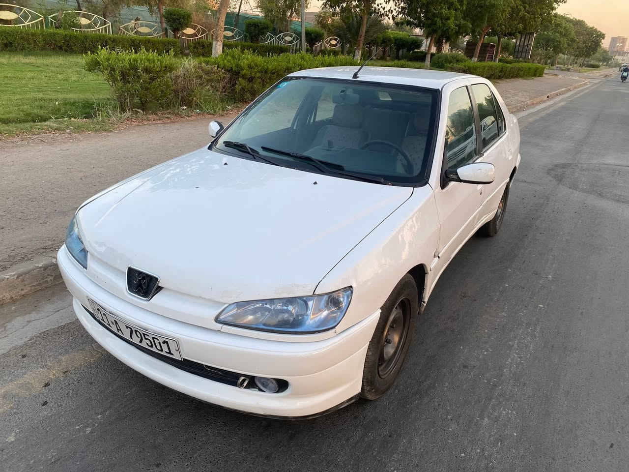سلام عليكم
بيجو فرنسي 306 رقم بغداد انكليزي باسمي سنويه لل30 
جهازه من كلشي كير مكينه صدر كهربائيات تبريد 
بيهه بارد بالجاملغ الامامي مال سايق والباقي كله مكفول مكان بغداد البياع 
سعرهه مناسب 
***********
