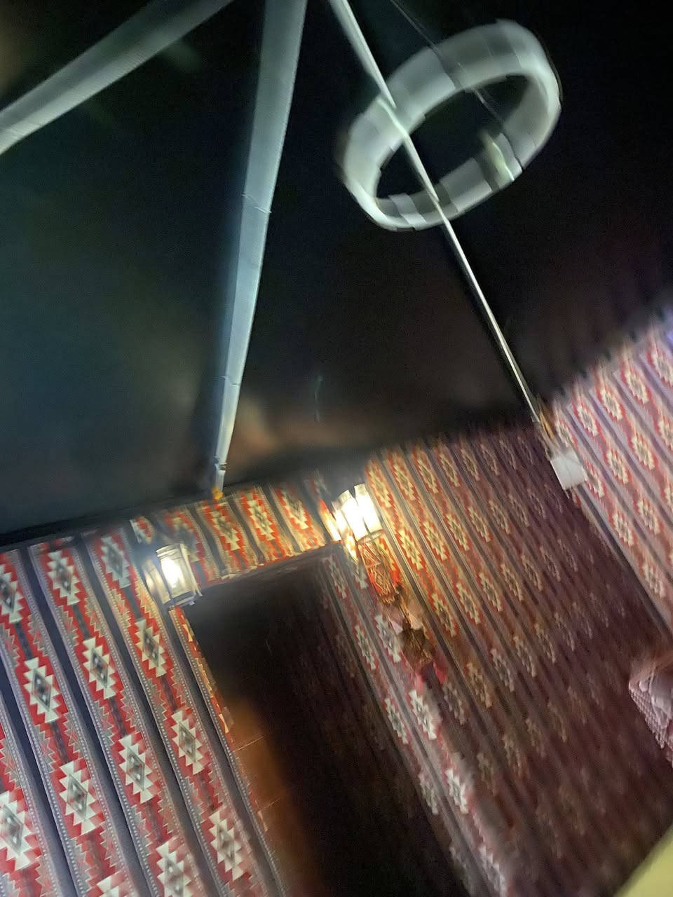 خيمه جدا قويه مع ديوان كامل اخو جديد للبيع مع حديد اعمدة حديد  ممتازه للاستفسار عبر الواتساب 
***********
