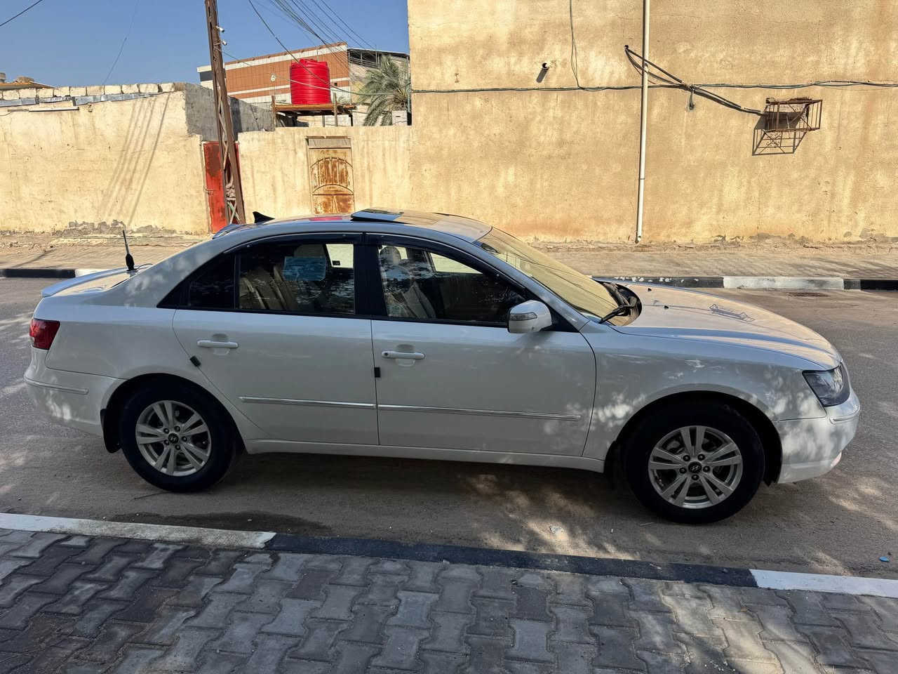 السلام عليكم 
للبيع او مراوس حسب القناعه 
هونداي سوناته 2011 خليجي
فول مواصفات ماشيه 208 الف كيلو 
بيه بنيد بدون ارباك 
وبيه الداير الخلفي صفحتين ملكوط خياس يعني معمرات 
مكينه 2000 دوش 
سنويه لل 30 بسم عربي موجود يمي 
تخم تاير گير مكينه حداده تبريد كلهن جاهزات 
سعره 105 مكاني بصره الجبيله 
*********** البصرة, العراق
