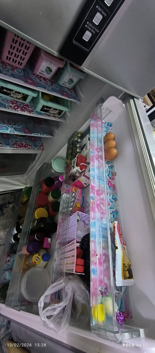 ثلاجة هيتاشي للبيع ( محور من نظام بخاخ الي نظام فريزر ) السعر 350 مكاني النجف الكوفه قرب نفق المختار للتواصل الاتصال على الرقم ***********
