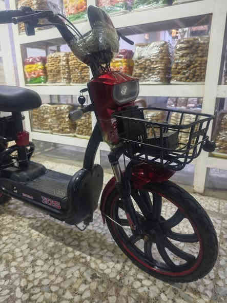 سلام عليكم 
الهم صلي على محمد وال محمد 
باسكل شحن للبيع
 سويجين 
باسكل نضيف 
5 بطاريات 
بلوتوث 
اشاير خلفي وامامي 
هورن
سرعه 99 بل شاشه 
لون ماروني 
سعره 250 
مكاني نجف حي السلام 
***********
