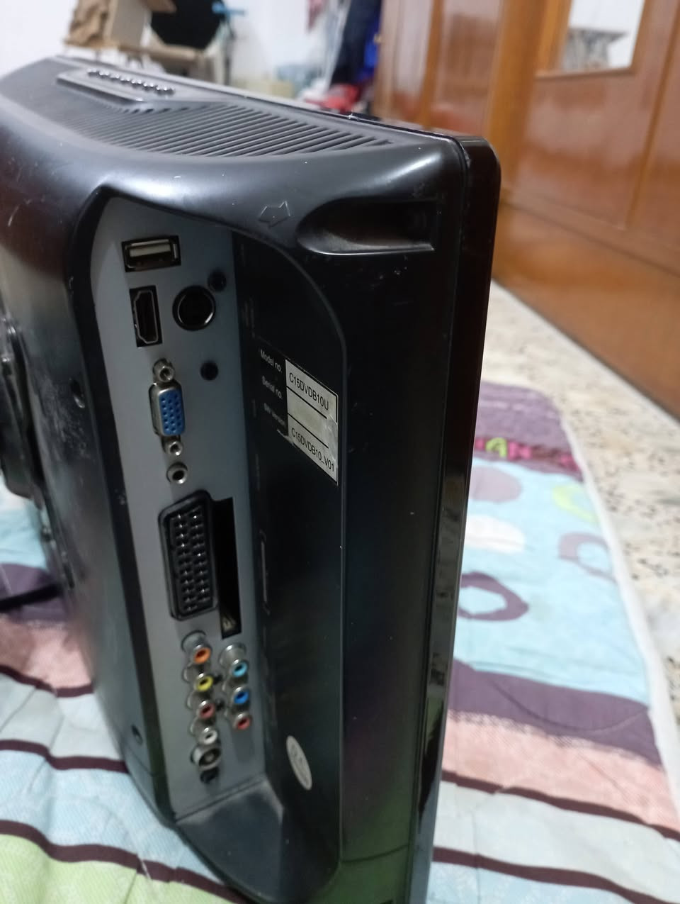 شاشه مع دي في دي جميع الانظمه نوع ماركة سوني لسائقي الباصات والسيارات الكبيره الحمل 
نظيف جدا 
السعر 100


**إذا كنت صاحب هذا الإعلان وتريد حذفه لأي سبب، رجاءا أرسل رسالة إلى الدعم الفني**