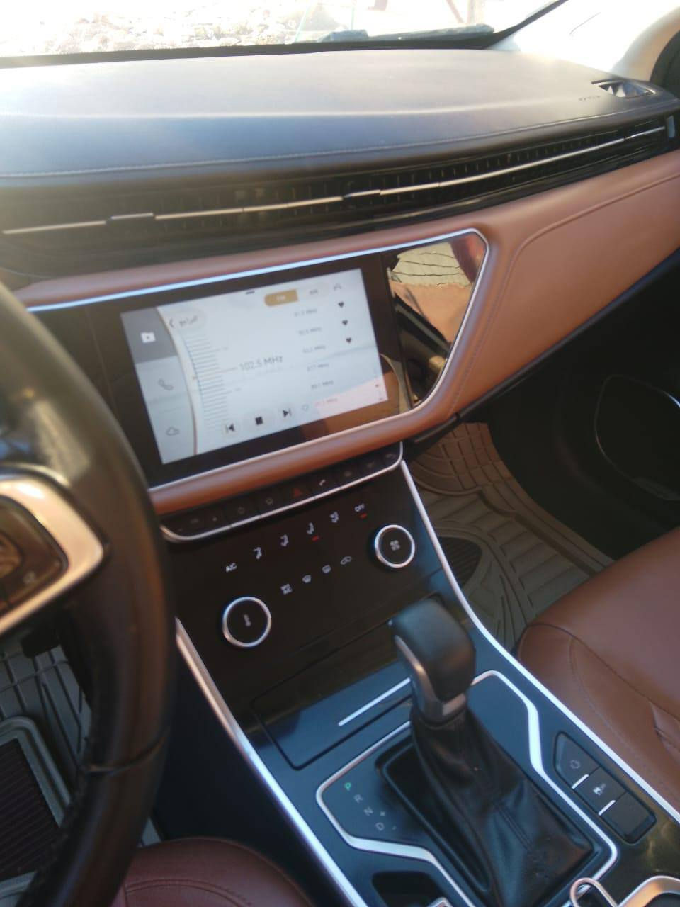 شيري  اريزو مديل 22
محرك 1500  تيربو فول موصفات شاشه كامره حساسات تحكم استيرن اشاره بالمري ماشيه ٦٨  
كير محرك تبريد كفاله تخم تاير جديد شرط حداديه جديده 
السياره بيها اطراف البابين  صبغ بالدوسه يم صفحه السايق  بدون ضرر داخلي سياره جديده رقم جديد هزه السعررر.   130 وبيها مجال 
مكاني بصره 
***********
