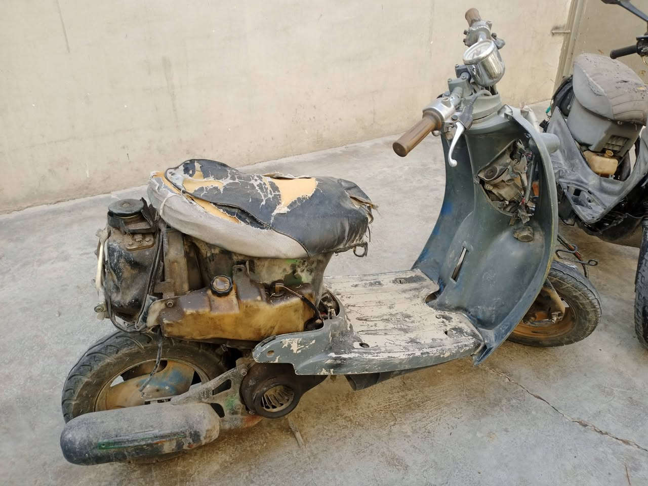 السلام عليكم عندي هذا الماطور للبيع طالب عليه السعر 300 وبي مجال للشراي تواصل رقمف الهاتف ***********
