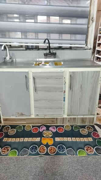 كاونتر تفصال موجاهز  مترتين وسنك متر ونص مستخدم نضيف كلش مابي اي خلل ٣قطع سعره ٤٥٠  مكان البصره حي  المهندسين للاستفسار راسلو هذا الرقم ***********
