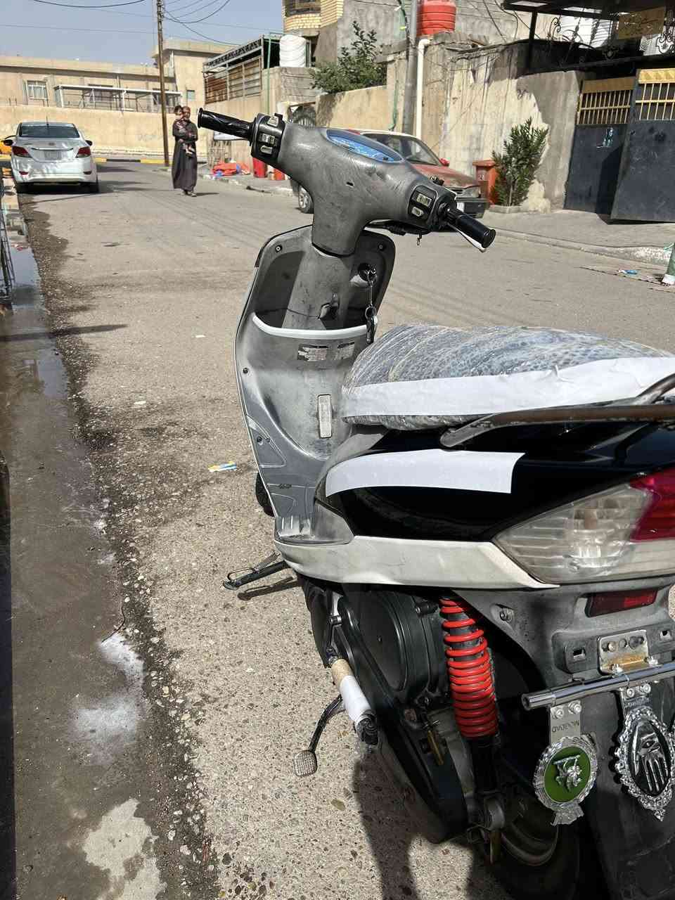 سلام عليكم دراجه ماكس قجمه دراجه حلوه ونيظفه ما ناقصها اي شي ما مفتوحه كفراته الاصليه موجوده العنوان حيانيه شارع السيد السعر 750 وبيه مجال 
الرقم ***********
