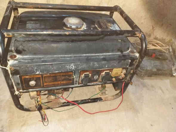 مولدة استرة للبيع مال بيت تشتغل سعرها ٧٥الف عنوان بغداد الزعفرانية تلفون***********
