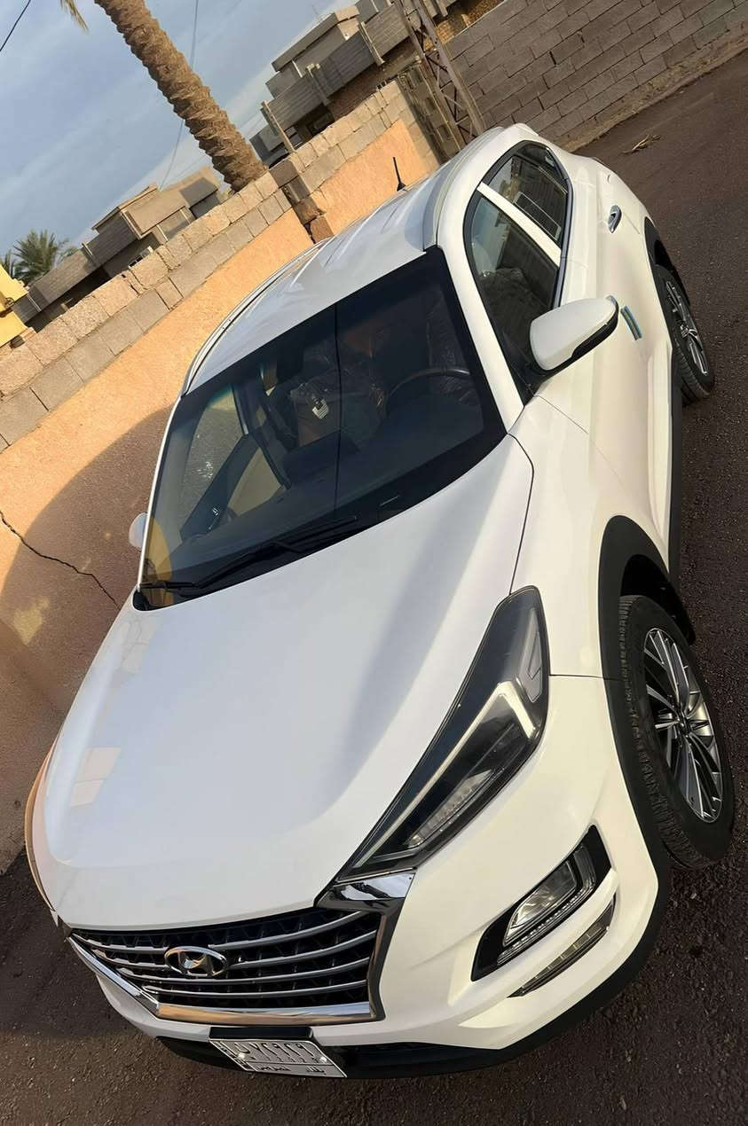 توسان 2020 

ماشيه 82 رقم بغداد 

اللون مميز بالتوسان ( ابيض صدفي )

السيارة فول عدا الفتحه  

لايت 5 عدسات 

سايد بريك بل رجل 

بصمه تشغيل 

بصمه بالابواب الاماميه..

نظام ترحيب بالسياره عن قرب..

ويل كب الكبير 

محرك 2000

تبريد قطعتين...

شاشة

ثلاث انظمه قياده

يدات نيكل 

كشنات كهرباء

لدات بل مري ترحيب

 لدات أماميه لايت عدسات

بك لايت لد 

داش كام 

مري شفط

اشاير بالمري

حساس خلفي 

رقم الهاتف ‏***********
العنوان الرمادي ( حصيبة الشرقية )
