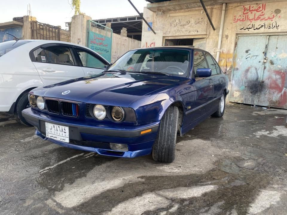 BMW525
موديل93
فول كشنات كهربائي تنته كهربائي 
تبريد ثلج ❄️ تدفه 
محرك دجتل كير شرط 
منضومه زنون ناصي 
لون مميز 
بجم عريض 
رقم نينوى 2029
تحويل ثاني يوم 
رقم موبايل ***********
السعر 79
وكلشي اكو بل سوك
