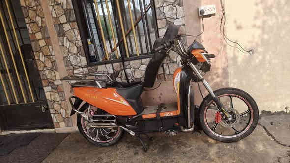 دراجه شحن للبيع العنوان بغداد سويب الشرطه الخامسه السعر 500الف رقم تلفون ***********
