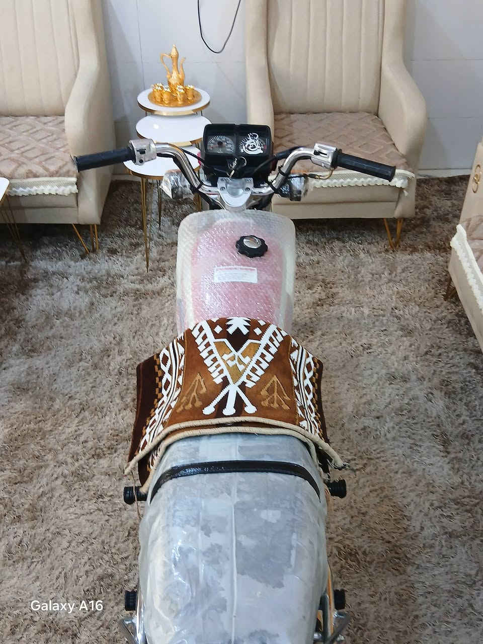 سلام عليكم شباب دراجة نامة امتياز ٣ احرف دراجة حلوة ونضيفة شلعة ومعدل شك الكاع محرك ناعم صالنصة شيرازي صوتهة يخبل ٣ سويج موديل 2025  سعر ٦٧٥ وبي مجال حك جية للتواصل *********** العنوان ديالى بعقوبة بهرز
