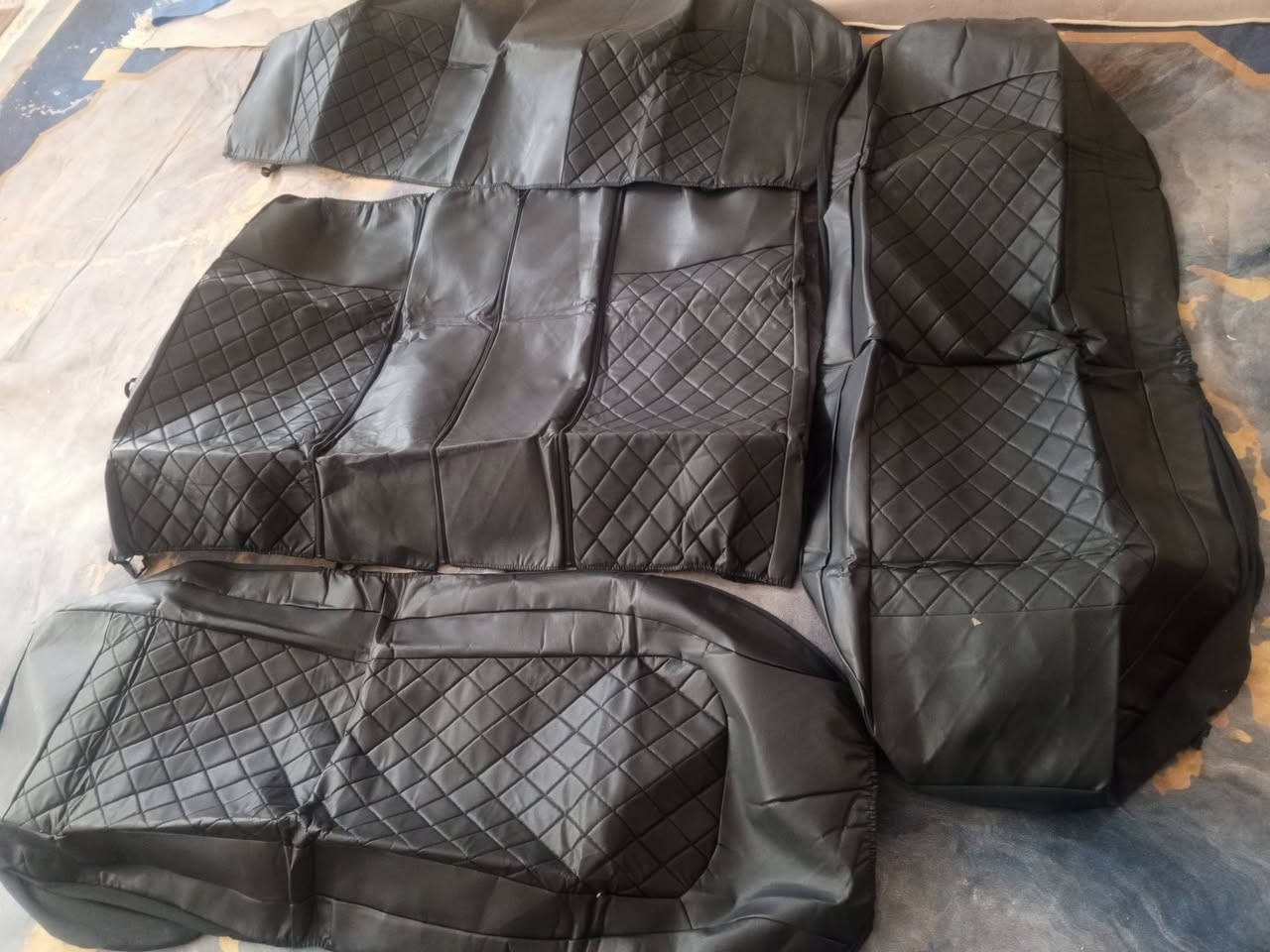 دوشمات سيارة عدد 3 كل دوشمة تكفي 5 مقاعد  وعندي دوشمة جلد طبي مقعد واحد وعندي دوشمة قديفة لون جوزي مقعدين كل هاي الدوشمات ب 50


**إذا كنت صاحب هذا الإعلان وتريد حذفه لأي سبب، رجاءا أرسل رسالة إلى الدعم الفني**