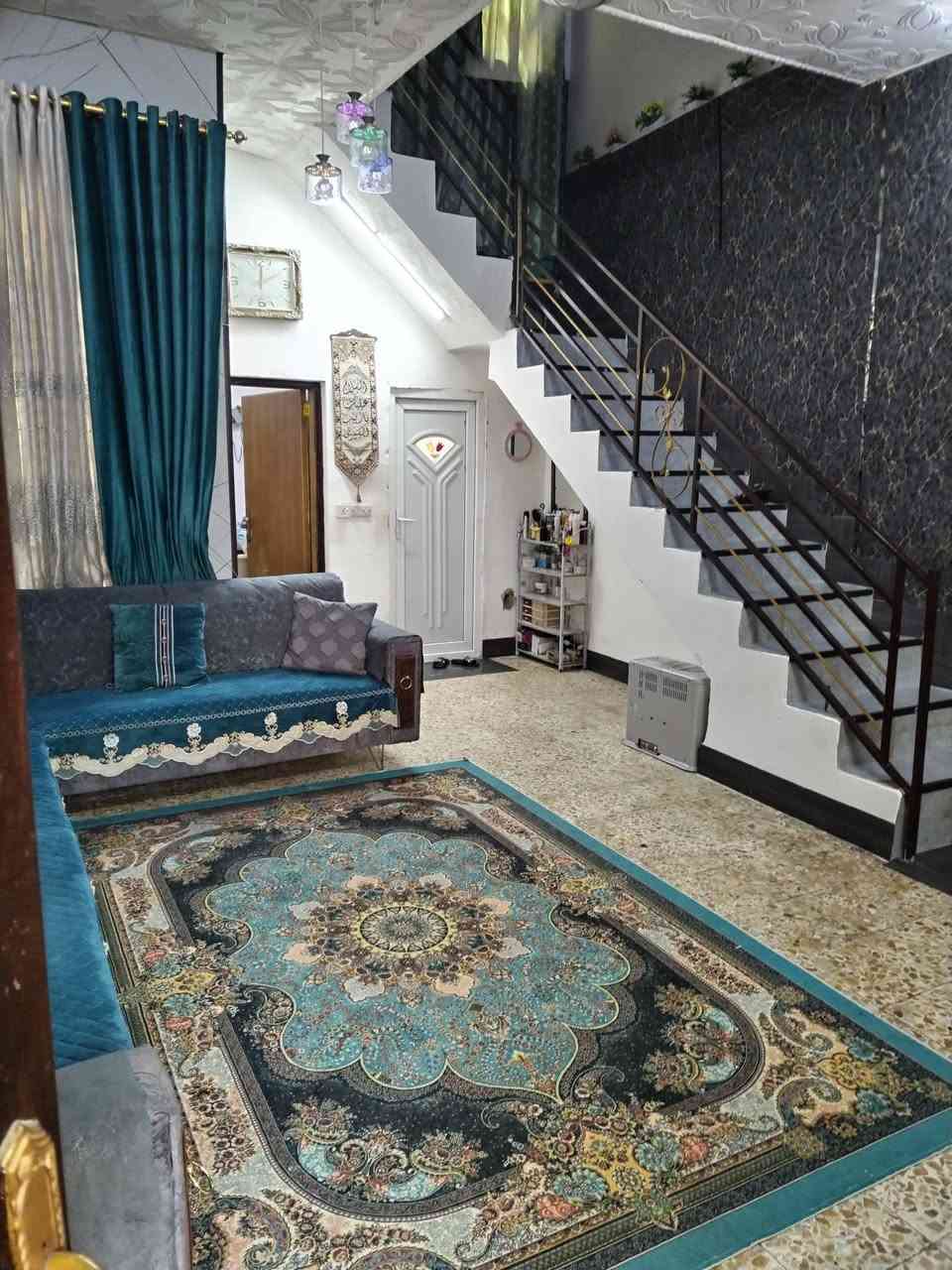 السلام عليكم  ٧٠ مترطابق واحد كاع محمد حلوه حي الزهورللبيع قريب  على الجامع بناء طابوق صب مسلح سند ٢٥ بي اقرار قاضي بسمي عرض الشارع ١٠ متر واجه ٥ نزال ١٤ بدايت البيت مطبخ وطرمه وصاله وغرفه بلاخير وصحيات ومنور السعر ٧٠ بي مجال للشراي رقمي( ***********)
بي وات ساب
