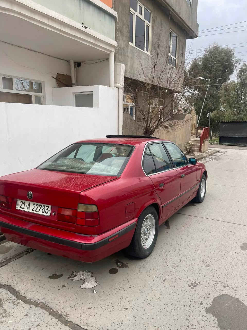 Bmw 520
گير عادي 
موديل 90
 ***********
