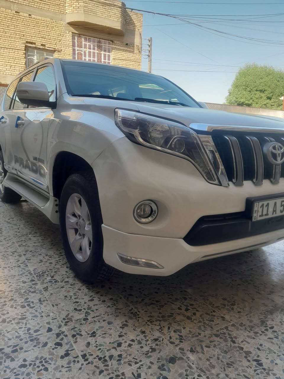 سلام عليكم   
برادو 
مكفوله كفاله عامه من الحادث 
موديل 2013 فول دبل تانكي محدثه للجماليه ٢٠١٧ 
كويتي عداد المسافه ١١٧ الف حقيقي على الفحص 
محرك 6 سلندر 4000
رقم بغداد انكليزي بسمي تحويل مباشر 
فتحت سقف سلايد 
بصمه ابواب + بصمه تشغيل
كشن جلد  
اشاير بلمري المري شفط 
لد نهاري 
تبريد 3 قطع 
هوك سحب 
فور ويل 
تخم تاير جديد أدامه عامه للسياره من كل نواحي  بشركه تيوتا سياره جديده وجاهزه ماتصرف عليه 
للستفسار أتصل وتدلل ***********
سعر المطلوب ٢٦٠ بيه مجال ان شاءالله
