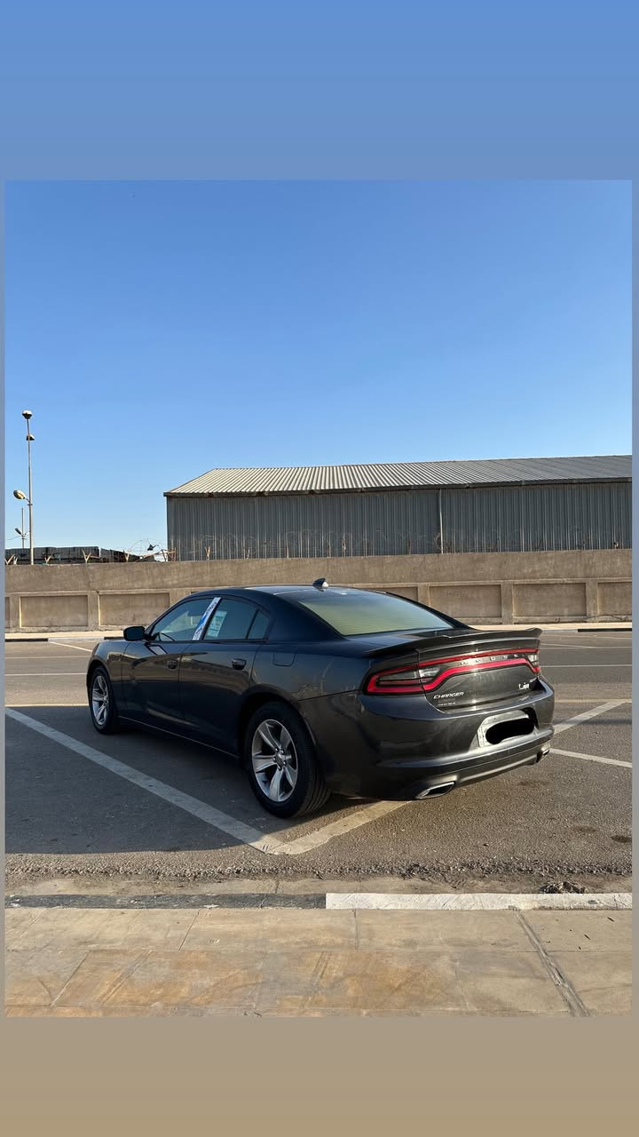 سلام عليكم 

جارجر.  2016مرمز 2023 رقم بغداد باسمي 

((اخوان الميعرف بلمرمز ليعلق ولا يتصل))

مكفوله من صبغ والفتح والتبديل والبارد والغرق شرط حته دعاميه مواصفات SXT محرك 6 سياره بلكارتون مكاني بصره 
ملاحضه: سياره بيها جاملغ الخلفي كلير من امريكا فقط 
سعر 185 وبيها مجال رقمي ***********
