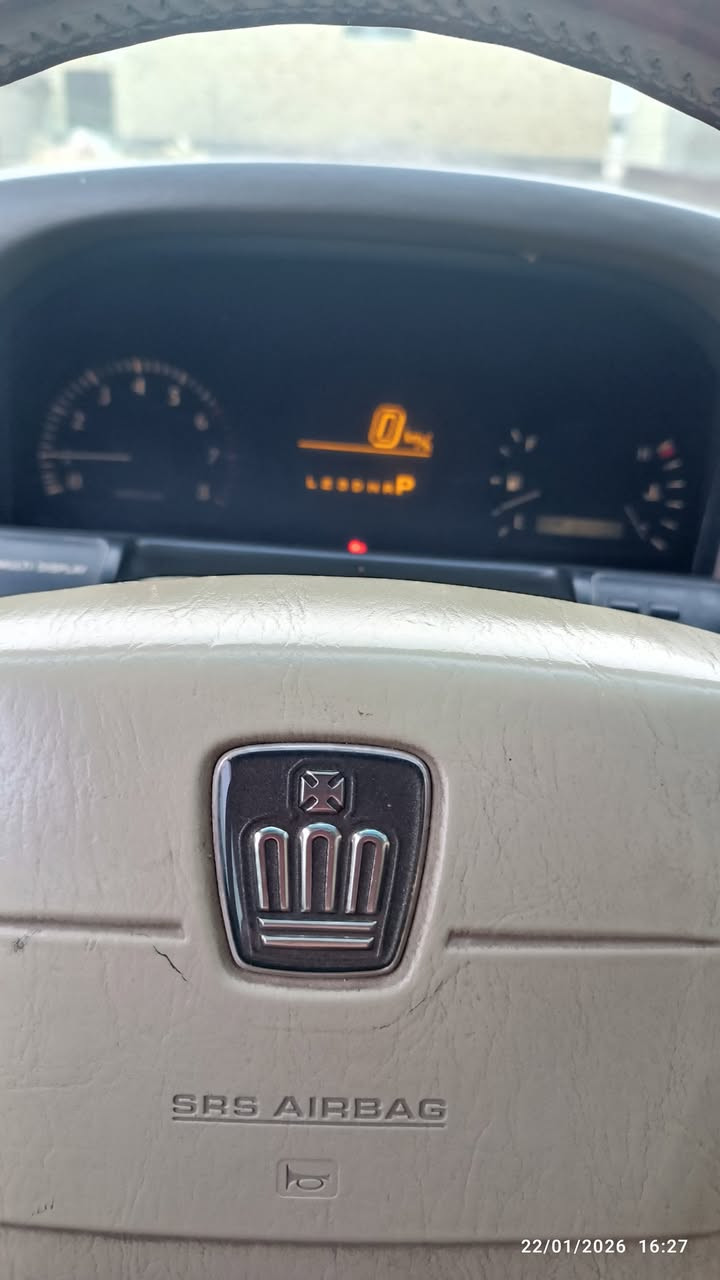 سلام عليكم
ملكه للبيع كرستال اصل 2002 بسجله السعر 100 

رقم الهاتف ( ***********)
