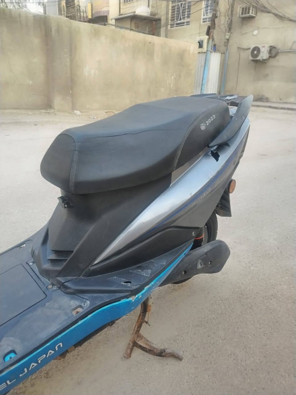 السلام عليكم
دراجه شحن ماكس
دراجه نضيفه وكامله 
الدراجه 7 بطاريات كبار تمشي مسافات طويله 
3 نمر دراجه صاروخ بل مشي
كهربائيات شغاله 
بيه نضام بك R ونضام بارك P
وياه بصمه وسويج وشاحنه الاصليه 84V

السعر 400 
العنوان بغداد الامين 
رقم ***********
