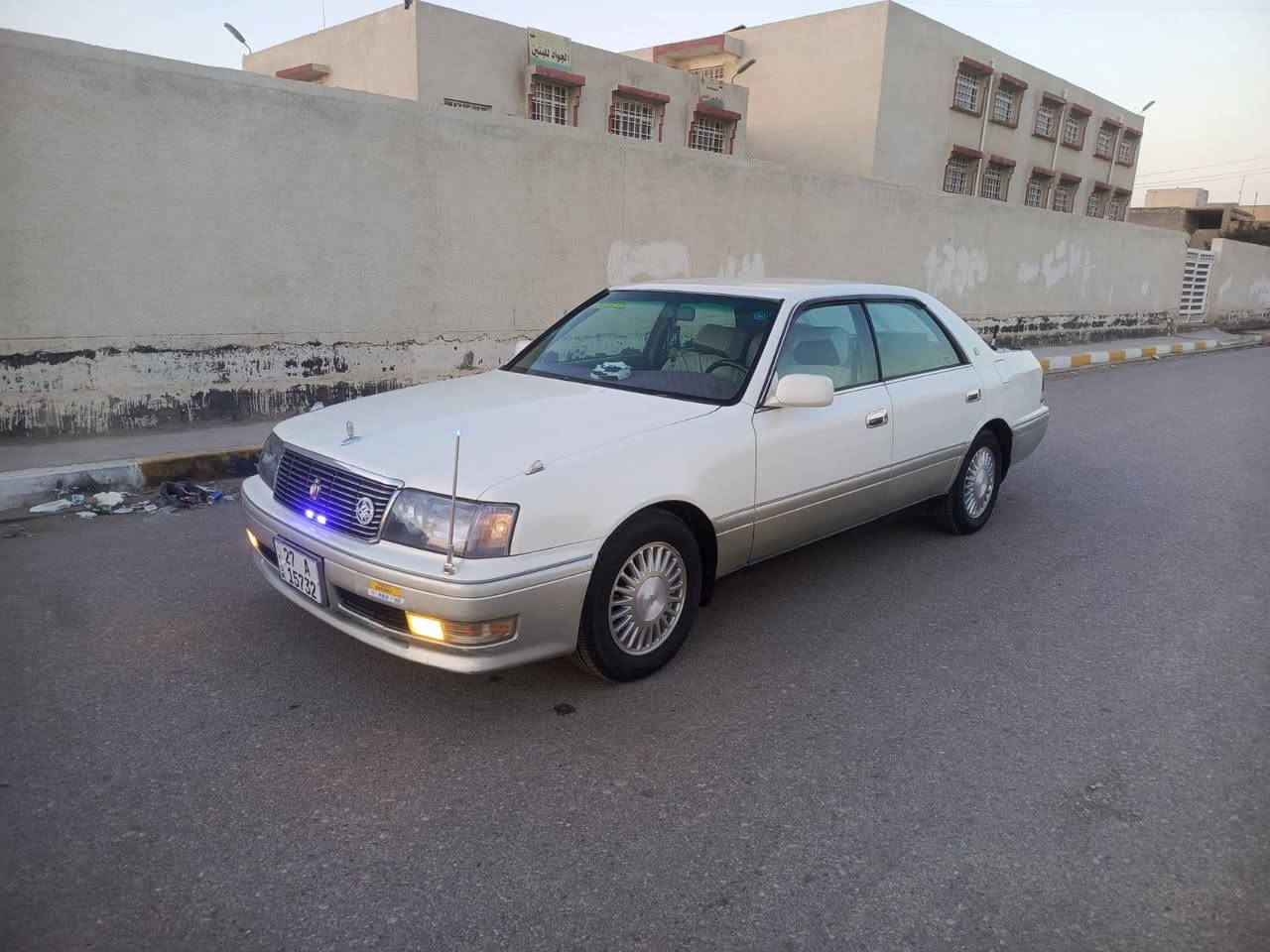 راس الثور مديل 1995 سياره مكفوله من الضربه والكصه ونقل الجثه سياره لا مسستمه ولا شي كفوله كفاله عامه  نكليزي ذي قار مداور ثاني يوم 
محرك 3000 ففتي ابو الفيشتين المرغوب 
 تخم تاير جديد حداديه جديده
مكان سياره ذي قار الشطرة
السعر 100 وبيه مجال شي قليل 
الاستفسار ***********
