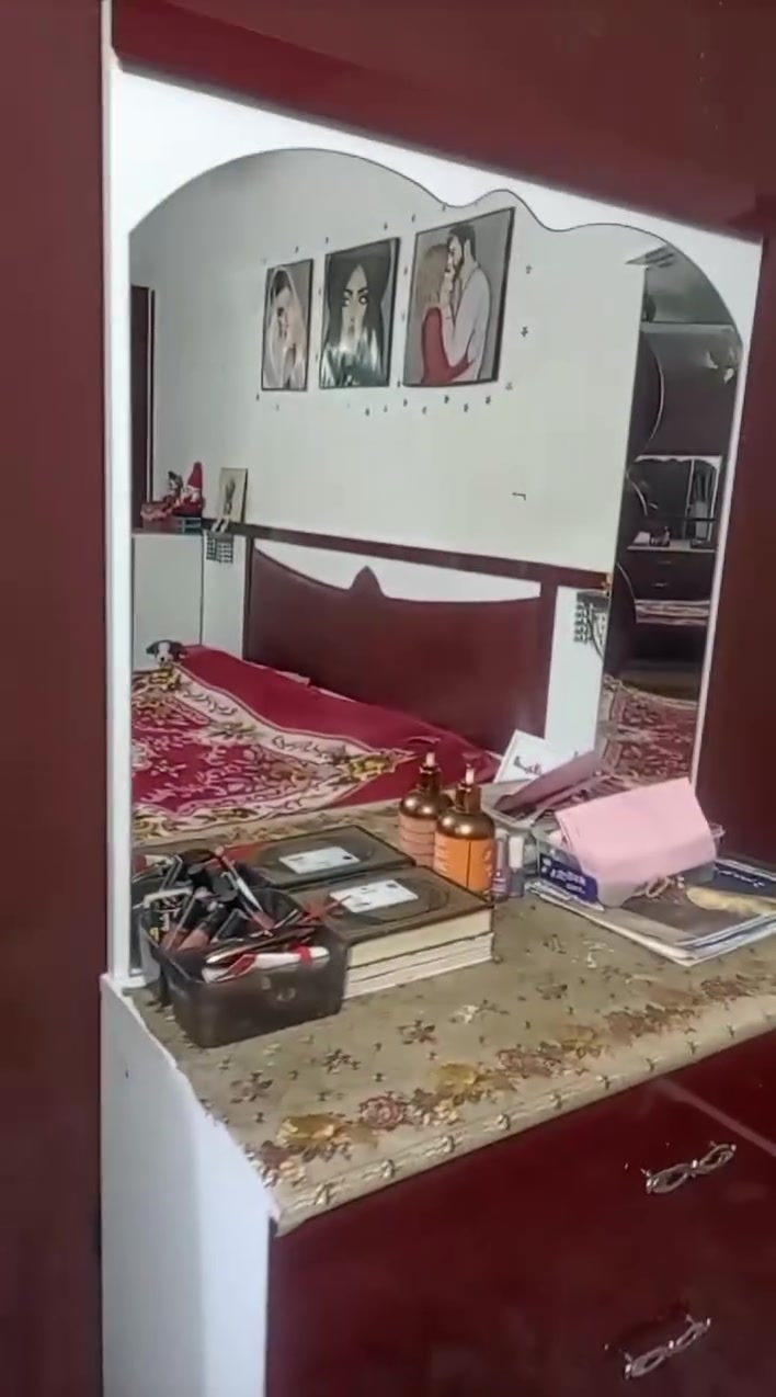 غرفه نضيفه للبيع  مع دوشك ب180 مكان بغداد ابو دشير


**إذا كنت صاحب هذا الإعلان وتريد حذفه لأي سبب، رجاءا أرسل رسالة إلى الدعم الفني**