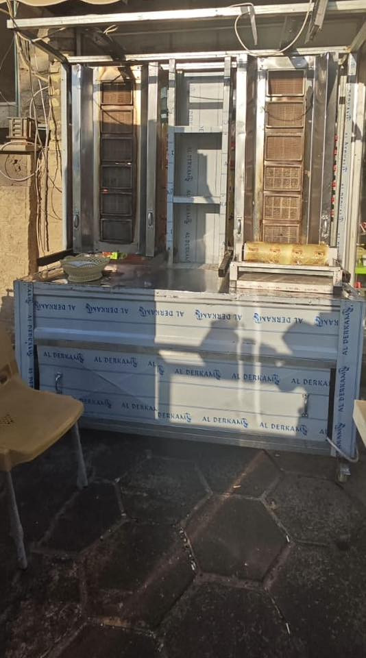 شوايه كص وحمايه للبيع 
مكانه زيونه 

‭0770 450 7190‬
