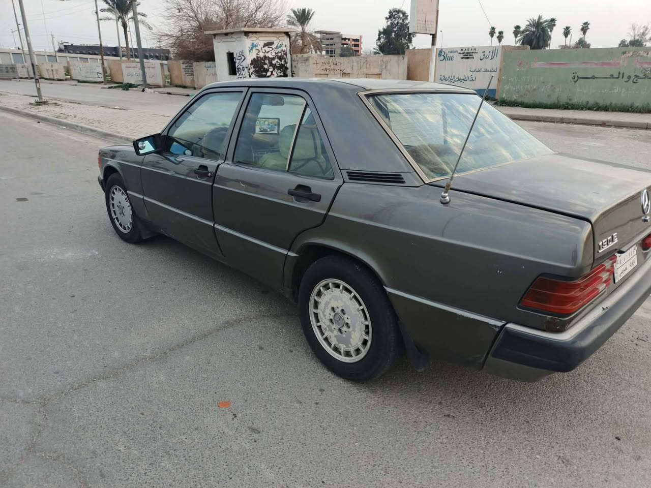 مارسدس لبيع موديل 1991كير محرك بطه ونجي شرط بدون ضربه صبغ عام لجماليه فقط رقم كركوك سنويه مشروع وطني سياره احلئ من صوره مابيها نقص كير اوتماتيك شراي خابرني هذا رقمي ***********         سعر 39 ورقه
