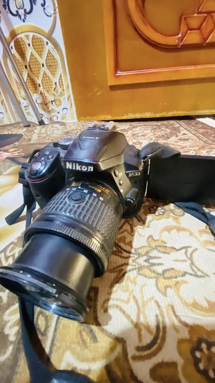 كامره نيكون للبيع ٥٣٠٠
ملحقات رام ٣٢
زوم ١٨-٥٥ 
نقص فقط شاحنه 
شراي يتصل ***********
