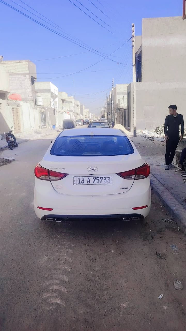 السلام عليكم من رخصت الادمن
النتره موديل ١٤ شكل ال ١٦ سياره جاهزه مكينه كير خير من الله رقم بابل انكليزي تحويل مباشر
السياره بيهه صفحه صبغ بدون تكم بدون داخل والباقي
كفاله السياره فول ماعده الفتحه مكينه ١٨٠٠ مكان كربلاء *********** السعد ٩٢ وبيهه مجال
