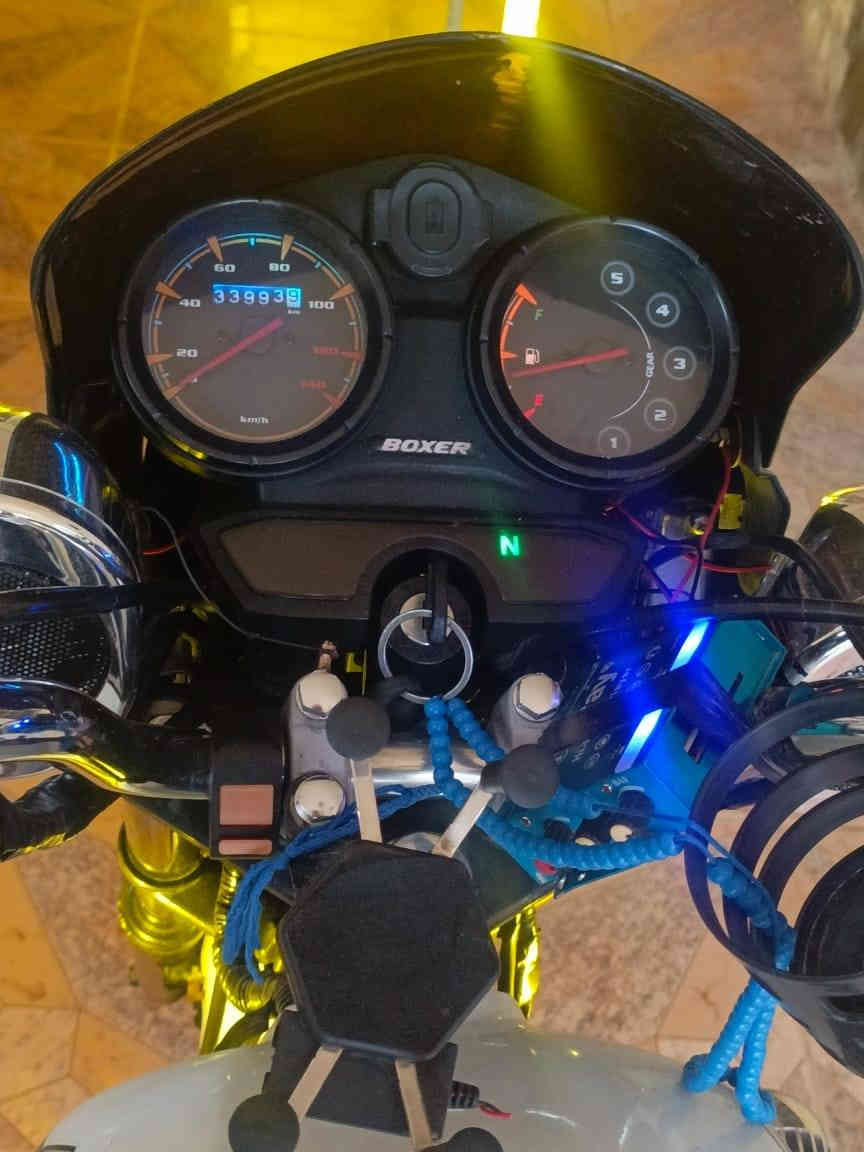 سلام عليكم مكلف بالنشر بوكسر 2020 أوراق اصولي شرط الترقيم الدراجه مكفوله كلشي بيه شغال لايت زنون الدراجه ناقصه بس سايق سمعات امبيثري لون أبيض لدارجه جديده السعر 925 وبيه مجال قليل تواصل ***********
