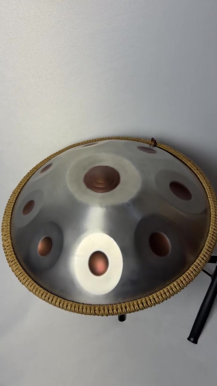 هذا الهاندبان بجودة عالية ومصنوع خصيصًا من البرازيل . يتميز بصوت جميل، نقي، وهادئ.
✅ بحالة جديدة، غير مستخدمة!!!
✅ مع الحقيبة الأصلية
✅ مع الحامل (Stand)
✅ مع عصاتين للعزف (Mallets)
✅ يأتي مع جميع ملحقاته

💰 السعر: 250 دولار

📲 للاستفسار أو الشراء، تواصل معي عبر واتساب:

************
