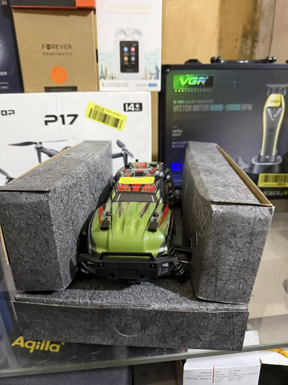 السلام عليكم شباب
سيارة  مال امزون حجم 1/18
مواصفاتها وحجمها موضح بالصور والفديوهات
سعرها 45 الف
***********
