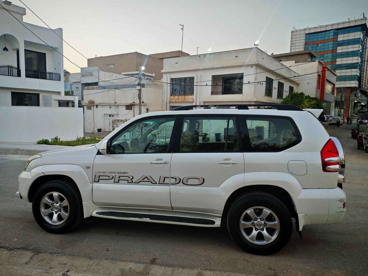 TOYOTA PRADO 2009
ئۆتۆمبێلێکی زۆر خاوێنە ماڵی دۆستە

6 پستۆنە
دەبڵ تانکیە
سلاید
دەبڵ ئەکسڵە
7 نەفەریە
سیستەمی خازی هەیە 
گێر و مەکینە بە شەرت
ئەکسلی بە شەرت
2 پارچەی هەیە
 دەرکەی لای شۆفێر چامڵخی پێشەوە لای شۆفێر
هەندێک دەست کاری دەوێ
خرامەی لەسەرە پاش معمەلە وەری دەگریەوە
شوێن هەولێر 
ژ.م (*********** / ***********)
__________________________________
تويوتا برادو 2009 (TOYOTA PRADO 2009)
السيارة نظيفة جداً وتحت إستخدام شخصي
(مال بيت).
​المحرك: 6 سلندر
​خزان الوقود (دبل تانکی)
​الفتحة: سلايد (فتحة سقف).
​نظام الدفع (دبل أكسل).
مزودة بنظام غاز
​السعة(7 نفري).

​تفاصيل إضافية:
​المحرك والجير (الكير) بشرط الفحص.
​الأكسل بشرط الفحص.
​الصبغ/الأضرار: تحتوي على قطعتين صبغ (باب السائق والجنح/الدمام الأمامي من جهة السائق).
​تحتاج إلى بعض التعديلات البسيطة.
​الغرامات المرورية تقع على عاتق البائع بعد إتمام المعاملة.
​الموقع: أربيل (اربیل).
​للتواصل والاستفسار:
(*********** / ***********) أربيل, العراق
